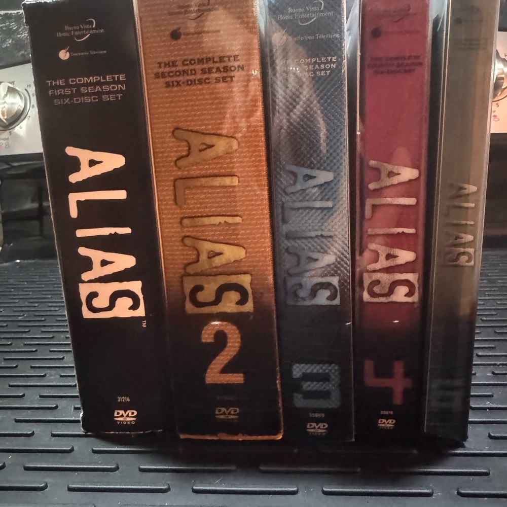 Alias Complete Series DVD Set - Picture 2 of 2